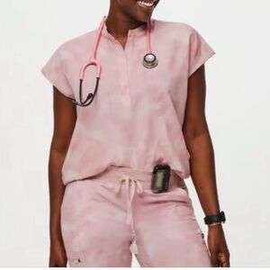 FIGS | Rafaela Oversized Blush Pink Tie-Dye Women's Scrub Top - Small